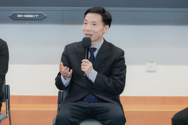 【人民日?qǐng)?bào)健康客戶(hù)端】從日常防護(hù)到近視手術(shù)，職場(chǎng)人守好眼健康